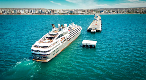 L’Austral arriba a Puerto Madryn durante travesía atlántica