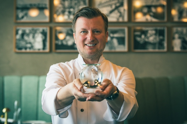 Kevin Fehling zarpa en ocho viajes a bordo del MS Europa en 2026