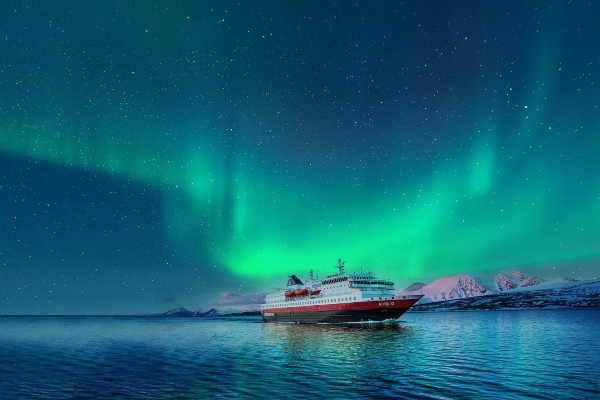 Promoción de Black Friday de Hurtigruten ofrece hasta 50% de descuento en viajes por Noruega
