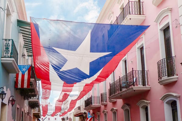 Presentan viaje Olas de Fuego: Nicky Jam x Virgin Voyages