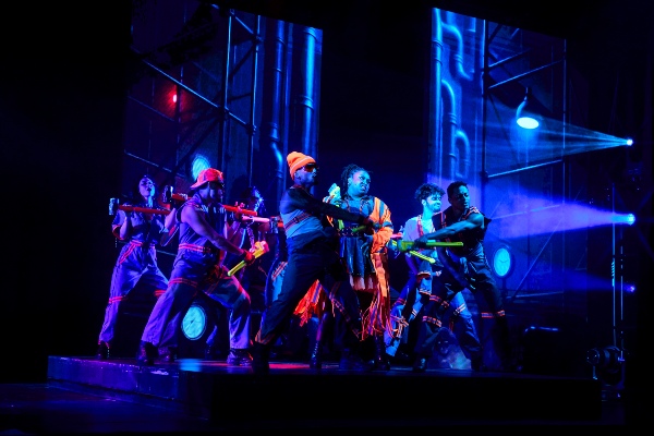 Scarlet Lady estrena espectáculo original Booked