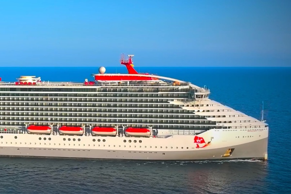 Virgin Voyages abre reservas para expediciones a Alaska