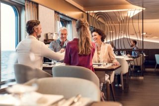 Nuevos menús vegetarianos de caviar y un restaurante efímero de mariscos arriban a Hapag-Lloyd Cruises