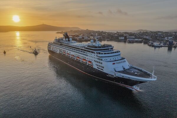 Visita del Vasco da Gama cierra temporada en Lerwick