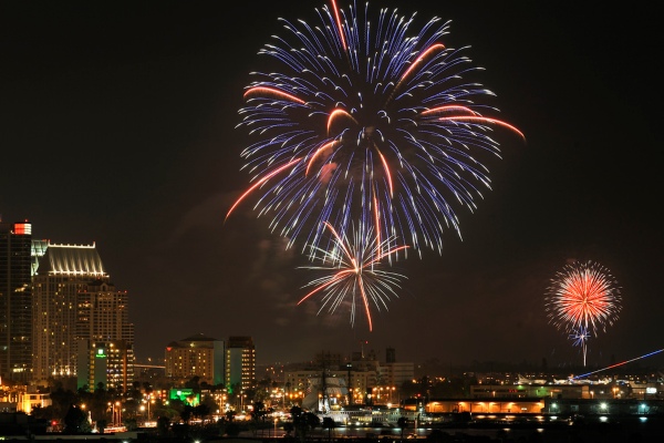 Carnival ayudará a iluminar Bahía de San Diego para el 250° aniversario de EE.UU.
