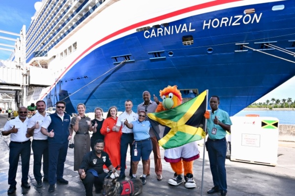 Carnival Horizon zarpa con suministros adicionales de ayuda para afectados por huracán en Jamaica