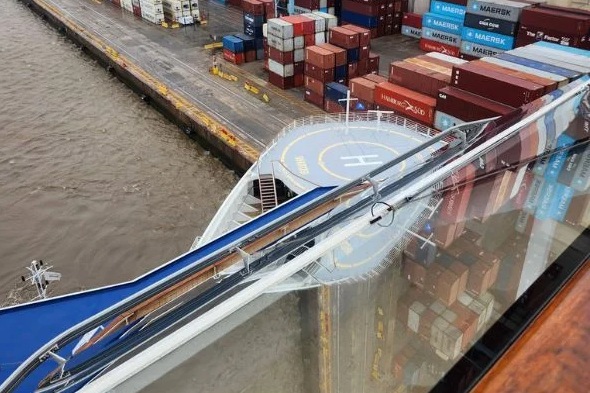 Celebrity Equinox se desvía de sus amarres durante embarque en Argentina