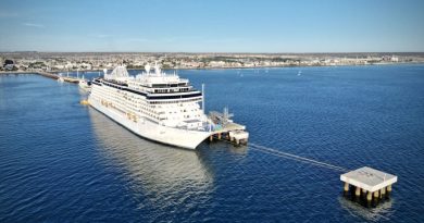 Crucero Seven Seas Esplendor realiza parada de emergencia en Puerto Madryn para asistir pasajero