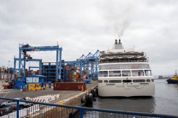 Valparaíso recibe escala del Silver Whisper en su Terminal 1