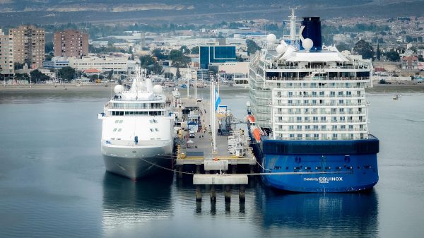 Celebrity Equinox y Silver Whisper comparten muelle en Puerto Madryn