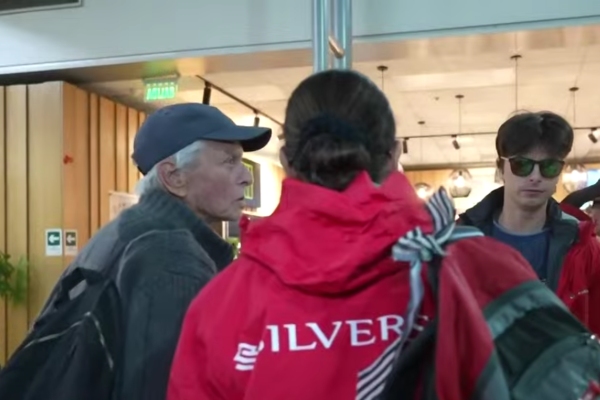 Michael Douglas y Catherine Zeta-Jones parten de Punta Arenas hacia crucero de Silversea por la Antártida