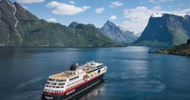 Hurtigruten lanza nuevos viajes por los fiordos y el Ártico a lugares de difícil acceso