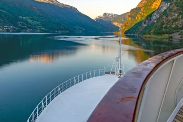 Ambassador Cruise Line presenta nueva estrategia para viajar a los fiordos noruegos