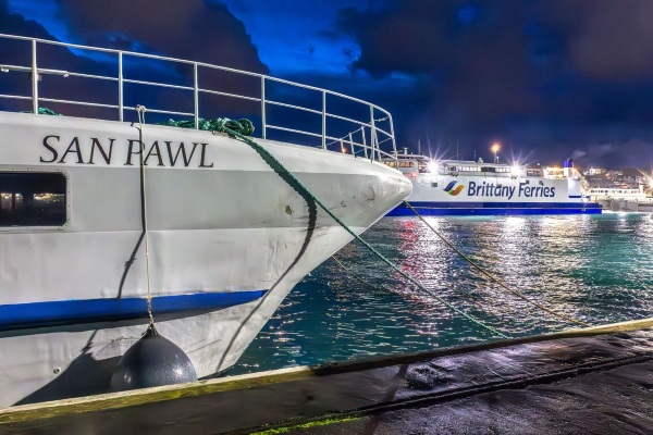 Cierran acuerdo que facilita transporte y turismo entre Gran Bretaña y Francia