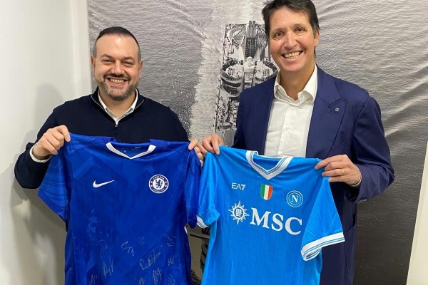 Napoli y Chelsea juegan un duelo "amistoso" para MSC Cruceros