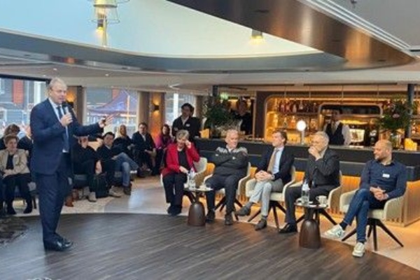 IG River Cruises encabeza iniciativa para ordenar turismo en Ámsterdam y evitar restricciones