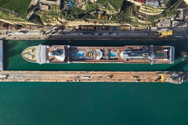 Ingresan a dique seco al MSC Poesia antes de posicionamiento en Alaska