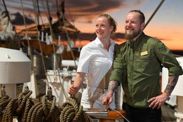 Maik Albrecht y Franziska Pauli asumen responsabilidad culinaria a bordo del Sea Cloud Spirit