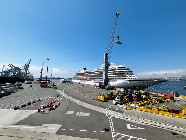 Crucero Viking Jupiter recala a Valparaíso