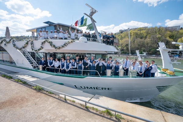Tauck bautiza en Francia nuevos barcos fluviales MS Lumière y MS Serene