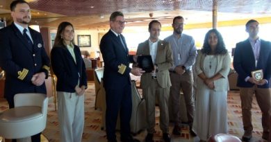 Nave de Fred. Olsen Cruise Line hace escala inaugural en Puerto de Valparaíso