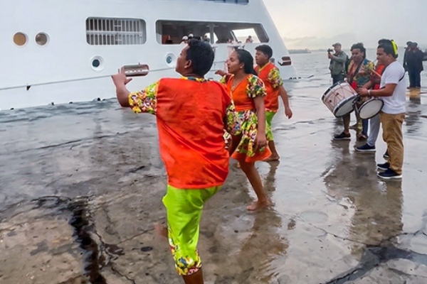 Hanseatic Spirit es recibido con actos culturales en Iquitos