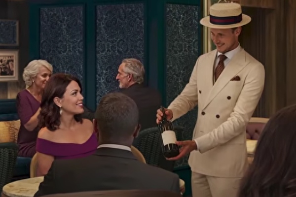 Hero of the Seas ofrece 28 restaurantes y experiencias inmersivas a la mesa