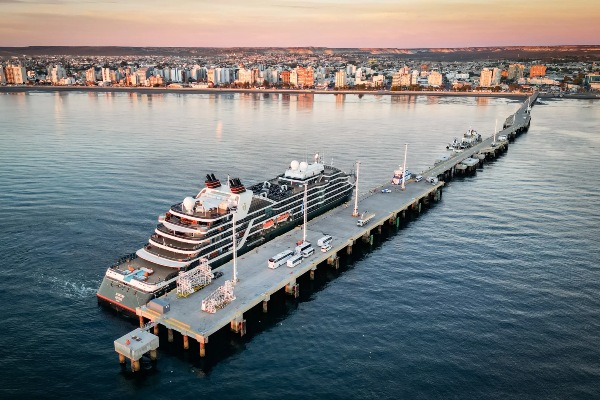 Seabourn Venture lleva 250 turistas a Chubut