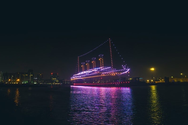 Titanic vuelve a aparecer en Belfast con un espectáculo de 950 drones