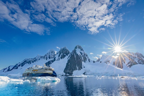 National Geographic Society y Lindblad Expeditions celebran 20 años de beca Grosvenor para profesores