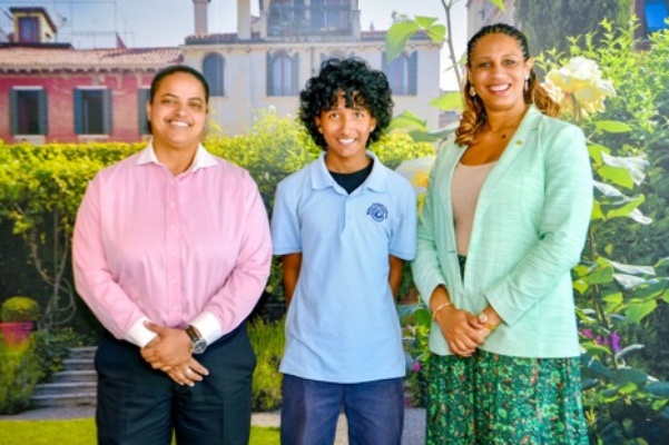 Carnival Corporation premia a ganadores de concurso de carteles de Fundación FCCA de Granada y Sint Maarten