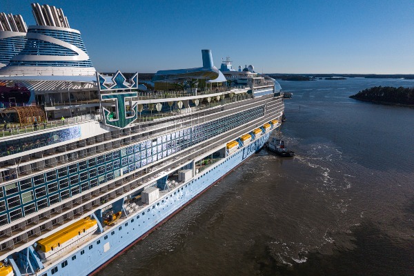 Legend of the Seas da en Finlandia nuevo paso hacia debut de julio