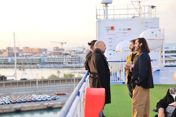 Buque Ciudad de Sóller se convierte en escenario de cita artística en camino a Mallorca