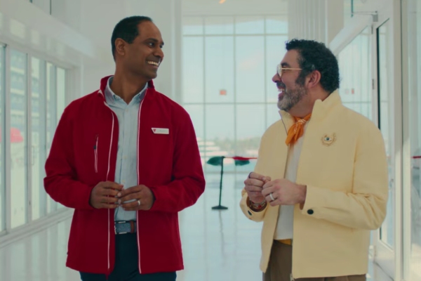 Virgin Voyages presenta asistente de tripulación con IA Rovey