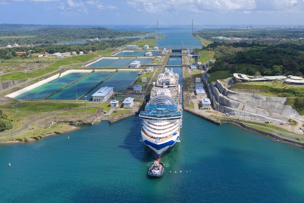 Star Princess realiza primer tránsito por Canal de Panamá