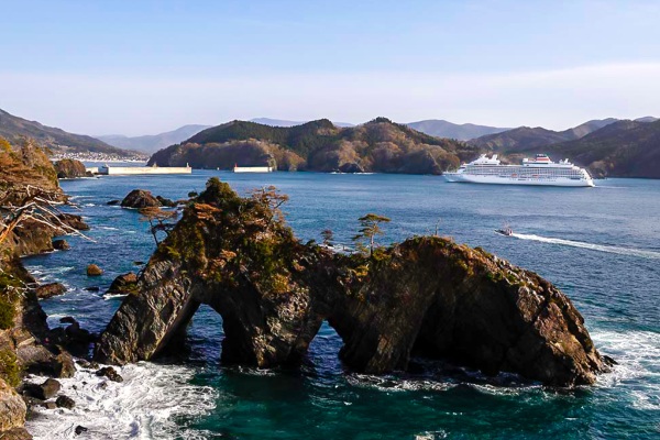 Asuka III celebra servicio conmemorativo en honor a afectados por gran incendio forestal en Ofunato