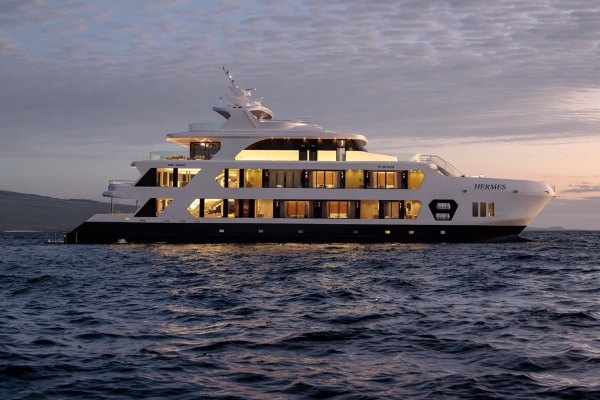 Via Natura detalla servicio personalizado en yate de ultralujo Hermes
