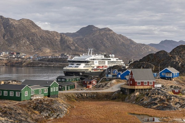 HX ofrece Into the Elements: Greenland Experience