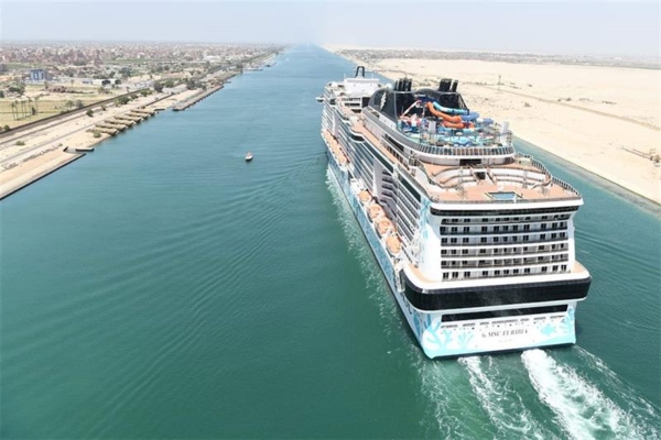 MSC modifica ruta al Mediterráneo y atraviesa Canal de Suez