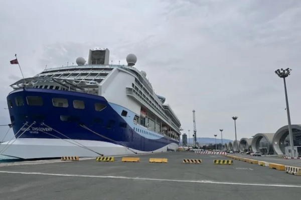 Primera escala del Marella Discovery marca inicio de temporada de cruceros en Chipre
