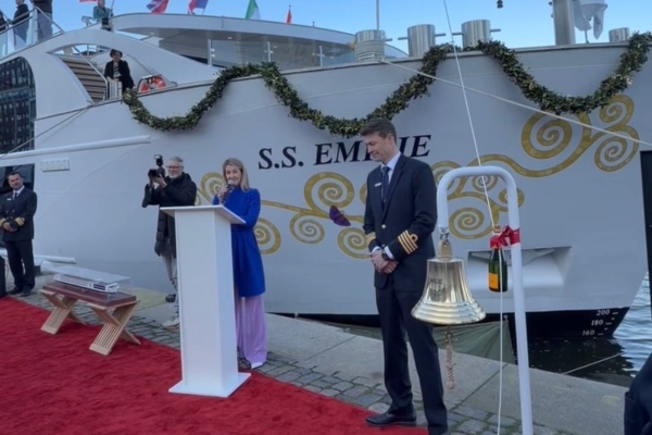 SS Emilie realiza primer viaje después de ceremonia de bautizo