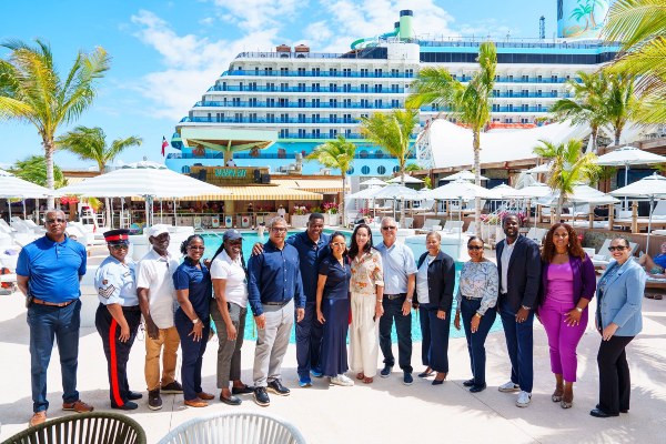 Embajador de Estados Unidos en Bahamas realiza visita de cortesía a Nassau Cruise Port