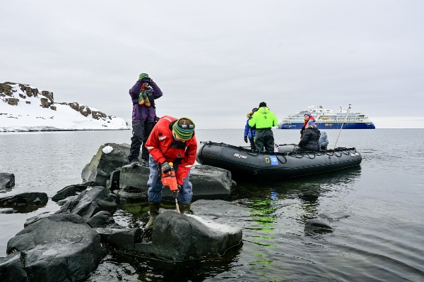 National Geographic Society y Lindblad Expeditions anuncian científicos visitantes 2026