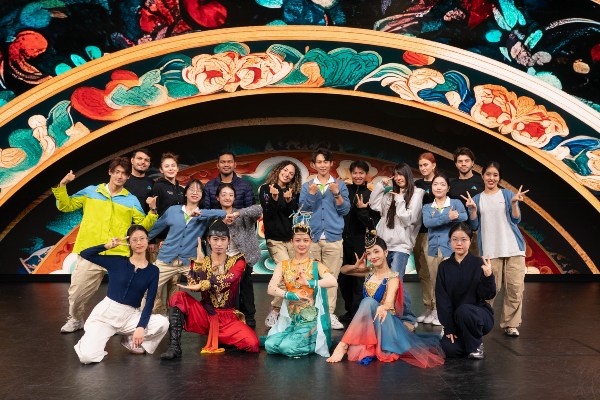 Lanzan exposición itinerante Luchadores: Juventud en su Apogeo de Adora Cruises