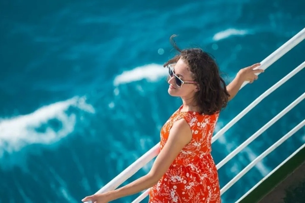 Ambassador Cruise Line comparte por qué la vida se siente mejor en el mar