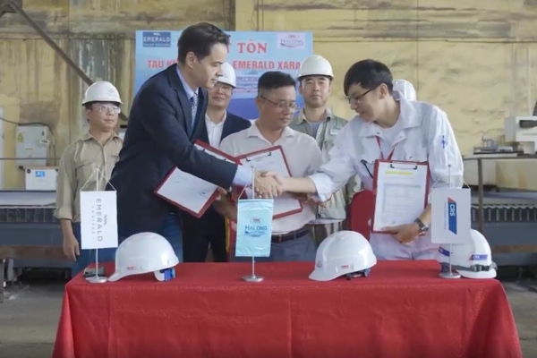 Vietnam: Realizan corte de acero del Emerald Xara
