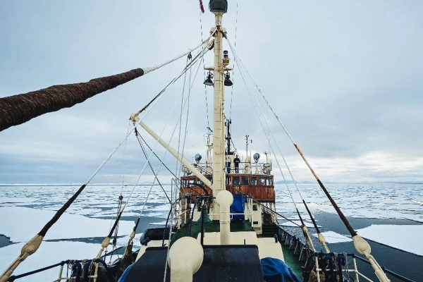 MS Stockholm llega a Svalbard y da por iniciada temporada de PolarQuest