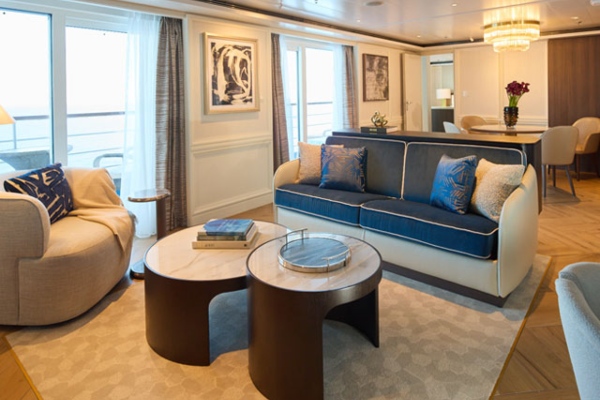 Seven Seas Voyager zarpa tras renovación en Marsella