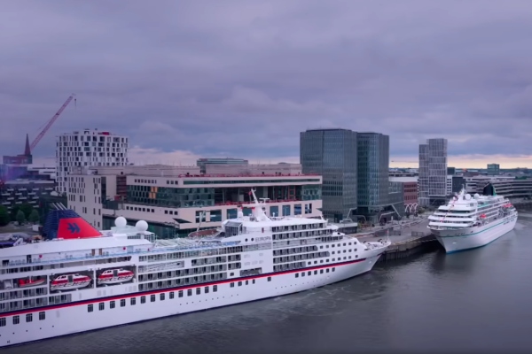 Amadea y Europa hacen historia con atraque en Puerto de Hamburgo