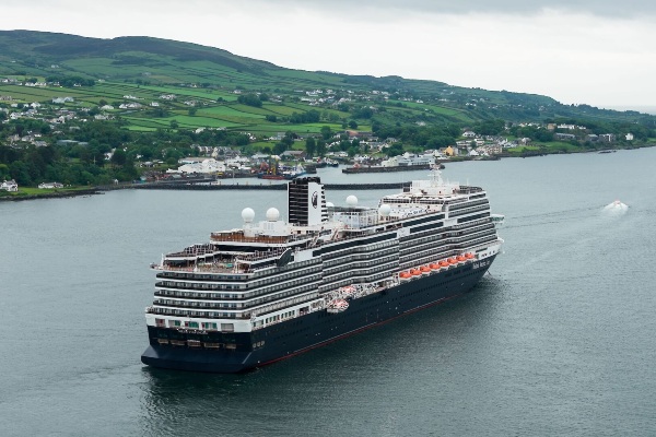 Holland America Line regresa a Lough Foyle tras ocho años con barco récord